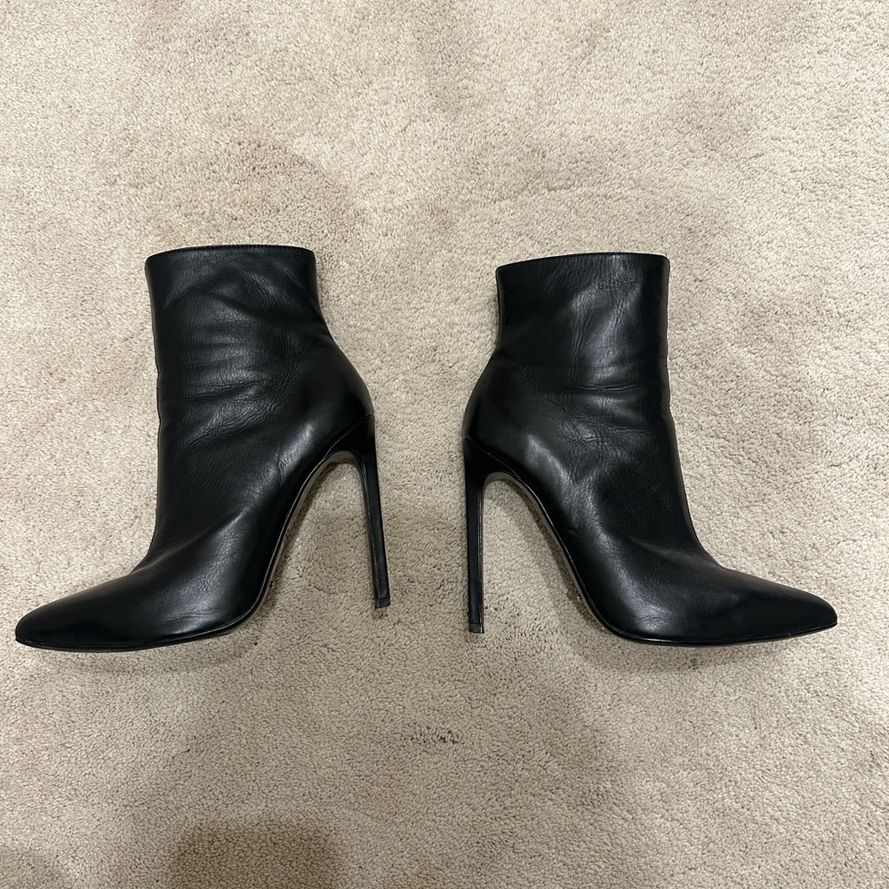 Tony Bianco Freddie Bootie Black size 7.5